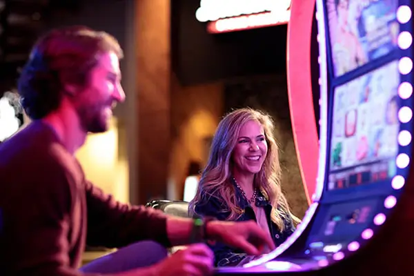 tulalip resort casino gaming options man and woman playing slots