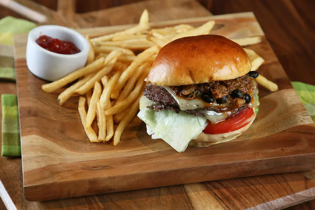 burger and fries with dipping sauce tulalip casino dining
